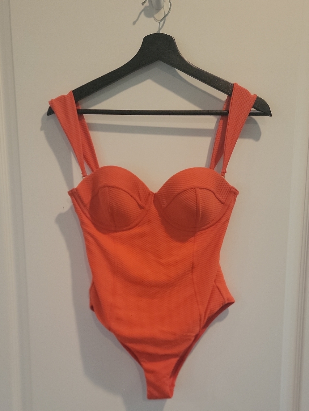 Touche Swimware Coral One Piece Size Medium Excellent Condition